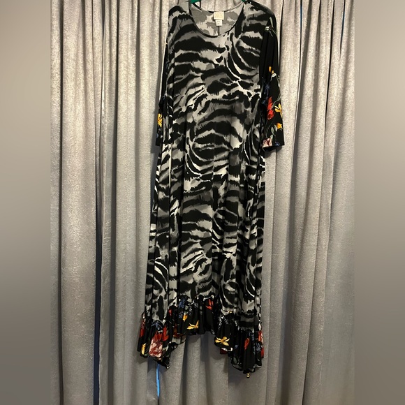 Floral Zebra Print Maxi Dress - Picture 2 of 5